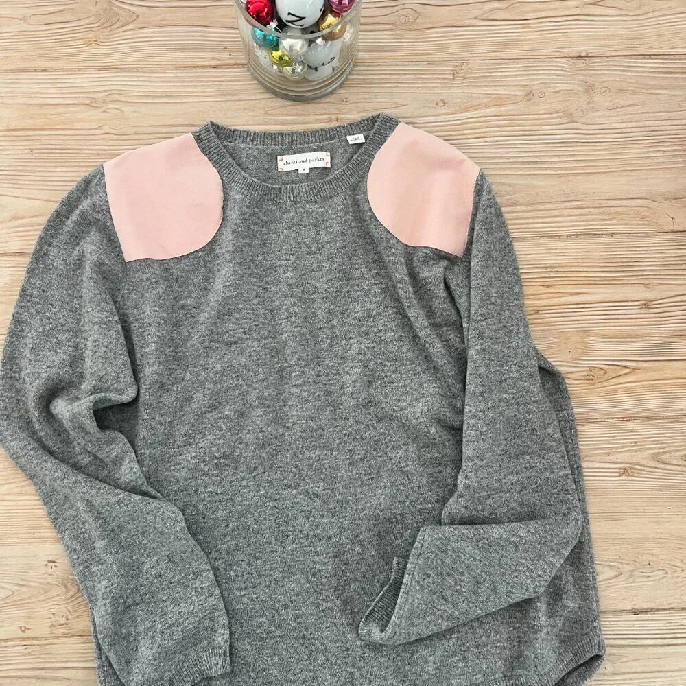 Chinti & Parker Gray Cashmere Sweater w/ Blush Pink Shoulder Patches – Size M - Picture 3 of 9